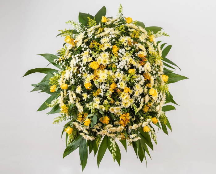 Coroa de Condolências de Rosas na Cor Amarela - Imagem 2