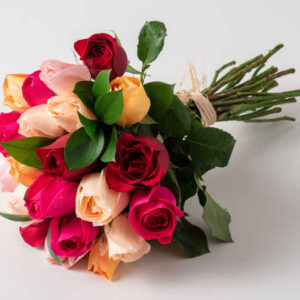 Buquê de 24 Rosas Coloridas