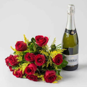 Buquê de 12 Rosas Vermelhas e Espumante