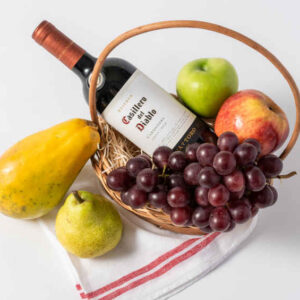 Cesta de Frutas Pequena e Vinho Tinto